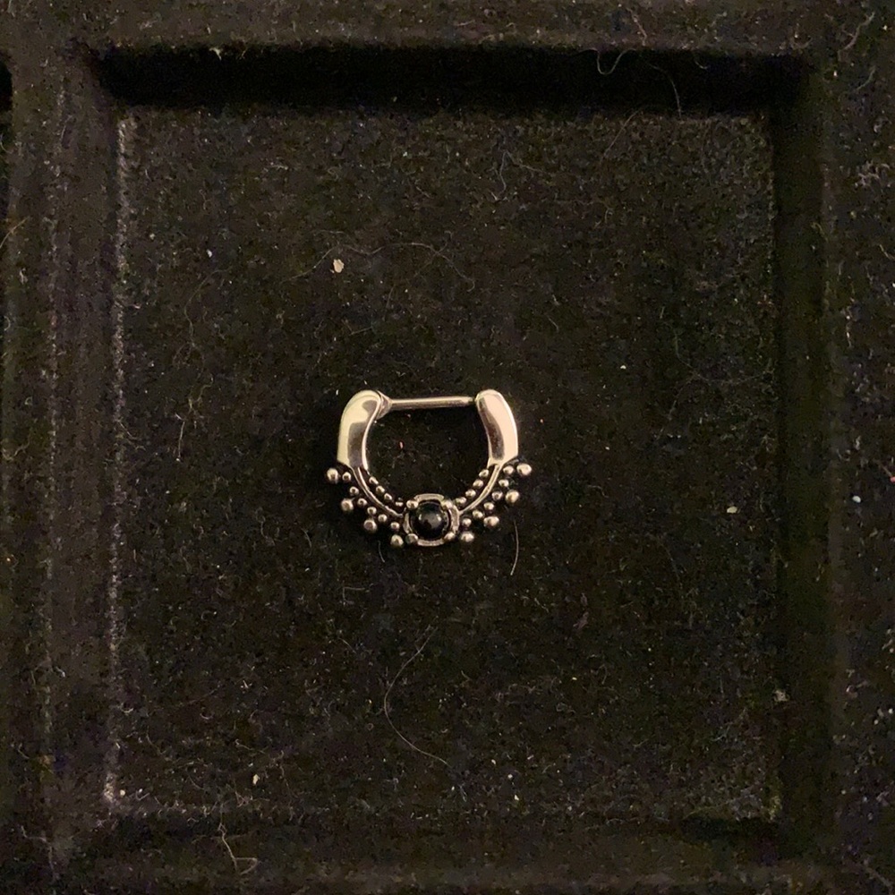 16g. Black Stone Beaded Septum Clicker
